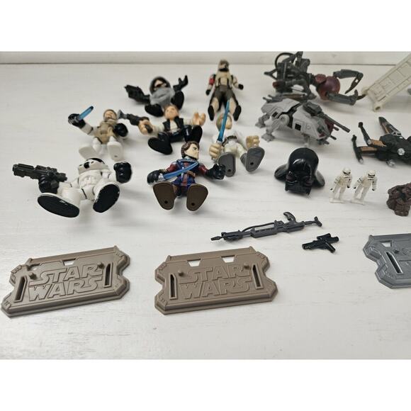 Star Wars action figures and accessories lot - Picture 10 of 11